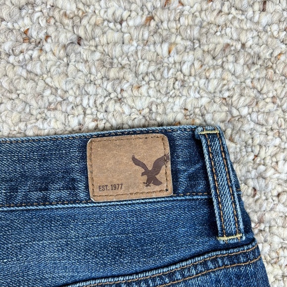 American Eagle Hi Rise Jean Shorts Womens 4 Button Fly Distressed Blue Denim - Picture 7 of 10